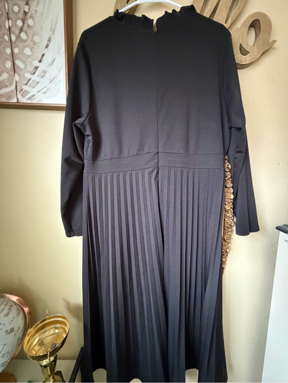 SHEIN Black Long-Sleeve Pleated Midi Dress with Ruffle Neck - Picture 3 of 4